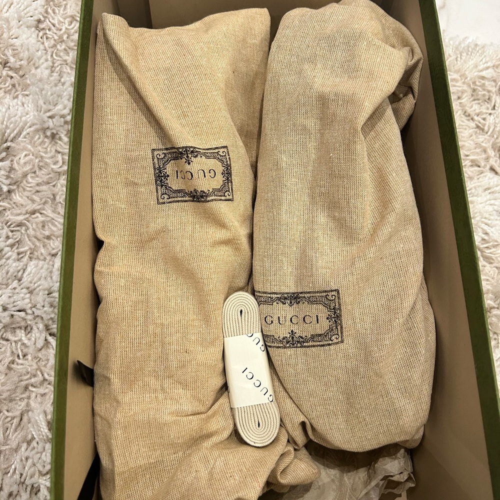 Gucci Tan Dust Bags with White Laces